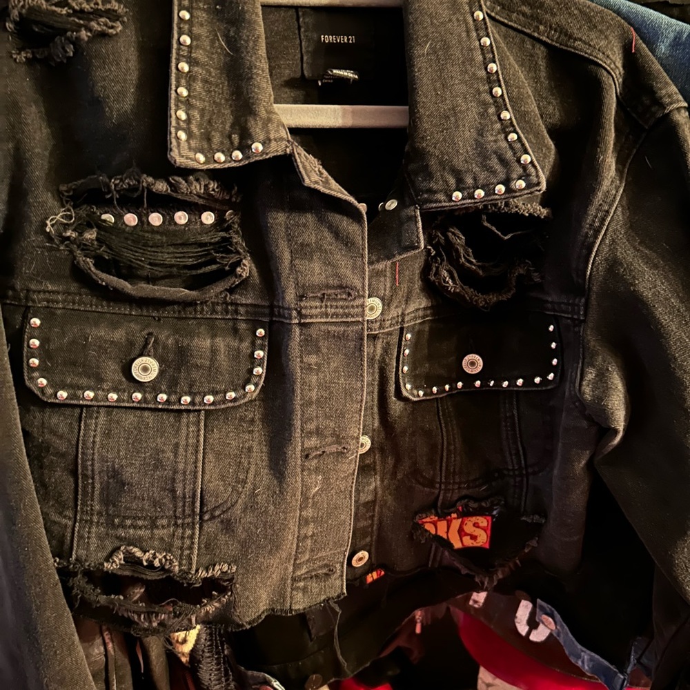Slayer extra large Jean jacket custom with studs super cool looking !